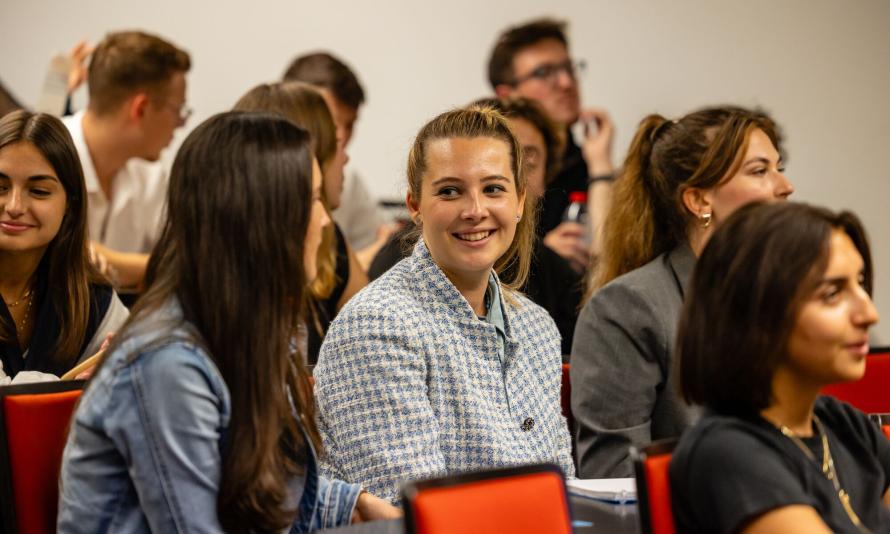 Image d'étudiants en cours à l'EDHEC